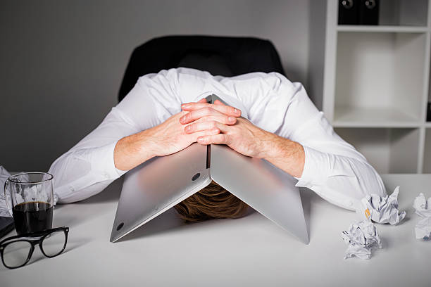 كيف أتعامل مع بيئة العمل السامة؟